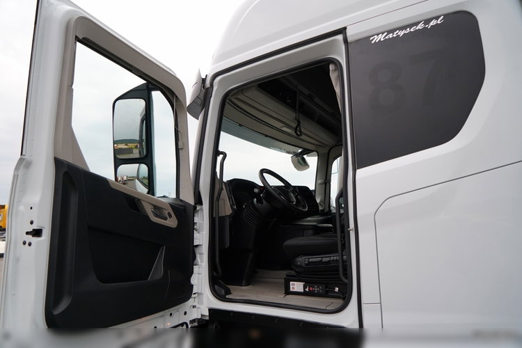 Ford F-MAX 500 / KLIMA POSTOJOWA / BOGATE WYPOSAŻENIE / EURO 6 zdjęcie 19