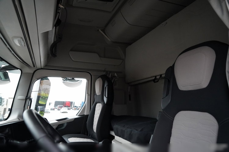 Ford F-MAX 500 / KLIMA POSTOJOWA / BOGATE WYPOSAŻENIE / EURO 6 zdjęcie 22