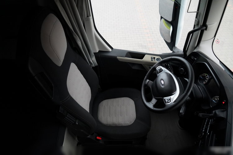 Ford F-MAX 500 / KLIMA POSTOJOWA / BOGATE WYPOSAŻENIE / EURO 6 zdjęcie 24