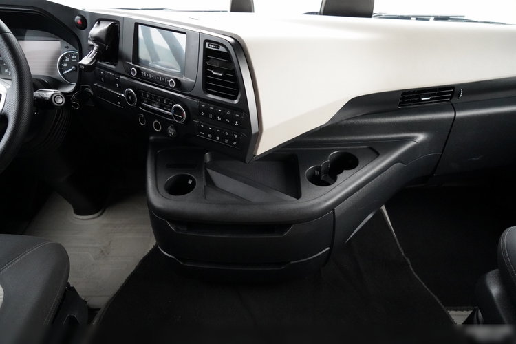 Ford F-MAX 500 / KLIMA POSTOJOWA / BOGATE WYPOSAŻENIE / EURO 6 zdjęcie 28