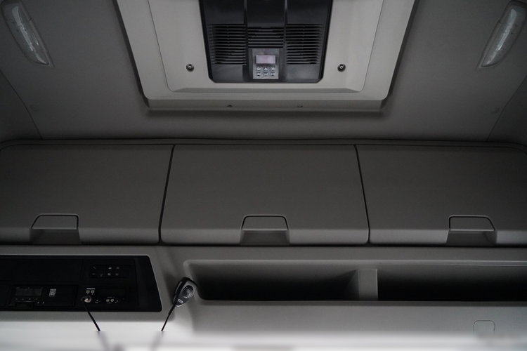 Ford F-MAX 500 / KLIMA POSTOJOWA / BOGATE WYPOSAŻENIE / EURO 6 zdjęcie 31