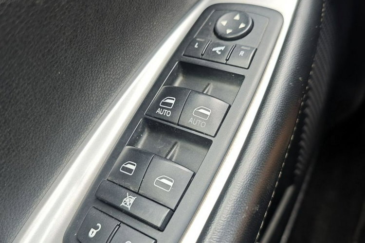 Fiat Freemont Navi Kamera 7 osób 4 x 4 A U T O M A T zdjęcie 25