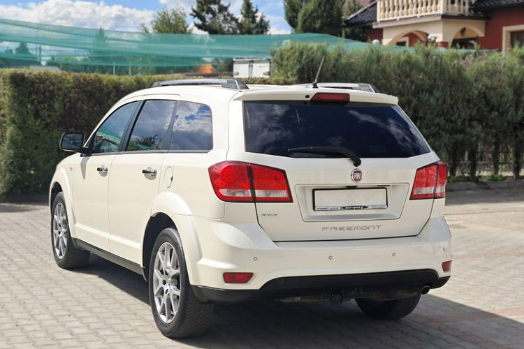 Fiat Freemont Navi Kamera 7 osób 4 x 4 A U T O M A T zdjęcie 3