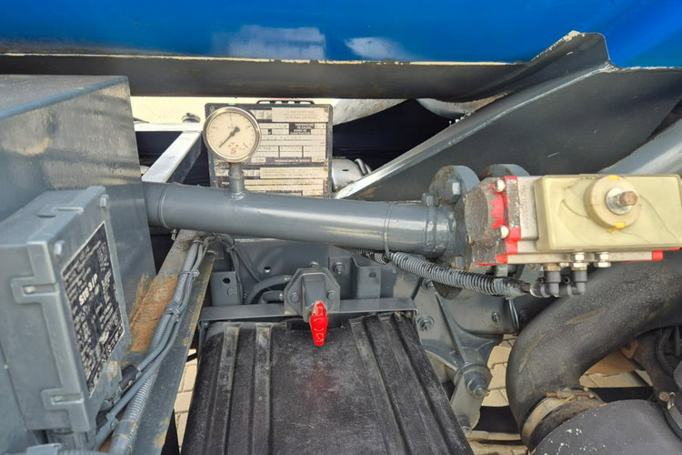LF 55 250 DAF LF 55 / AUTOCYSTERNA / BECZKA NA PALIWO zdjęcie 18