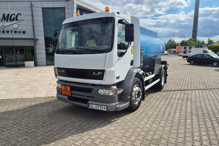 LF 55 250 DAF LF 55 / AUTOCYSTERNA / BECZKA NA PALIWO zdjęcie 2