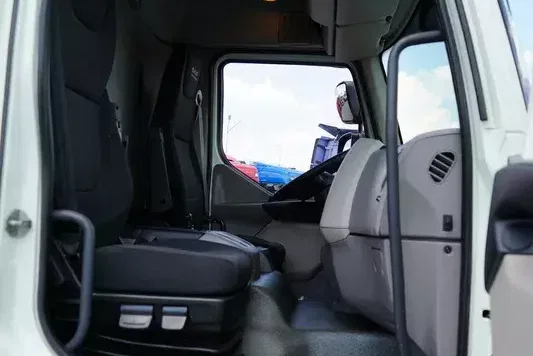 DAF LF / 260 / E 6 / ACC / BURTOFIRANKA + WINDA / ŁAD. 8 975 KG / 18 PALET zdjęcie 40