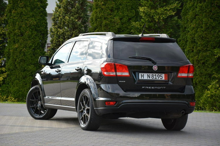 Fiat Freemont Black Code Alpine AWD 7-Foteli Navi Keyless go Skóry Alu19" zdjęcie 12