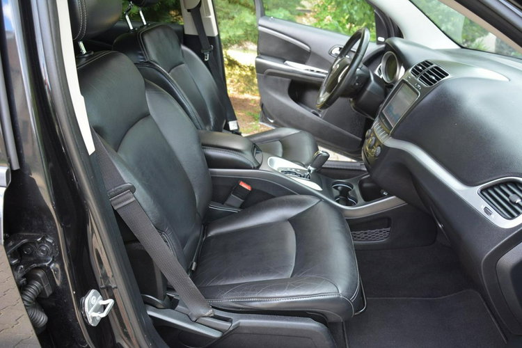 Fiat Freemont Black Code Alpine AWD 7-Foteli Navi Keyless go Skóry Alu19" zdjęcie 15
