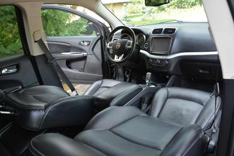 Fiat Freemont Black Code Alpine AWD 7-Foteli Navi Keyless go Skóry Alu19" zdjęcie 16