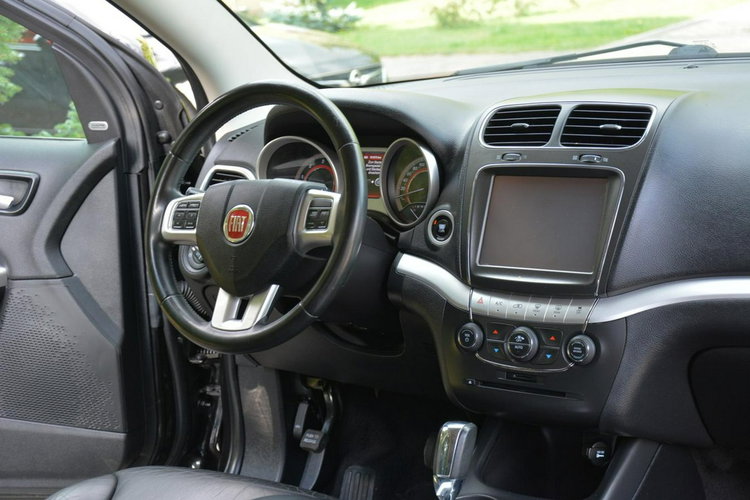 Fiat Freemont Black Code Alpine AWD 7-Foteli Navi Keyless go Skóry Alu19" zdjęcie 18