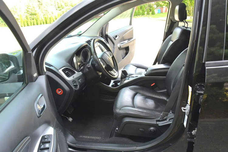 Fiat Freemont Black Code Alpine AWD 7-Foteli Navi Keyless go Skóry Alu19" zdjęcie 19