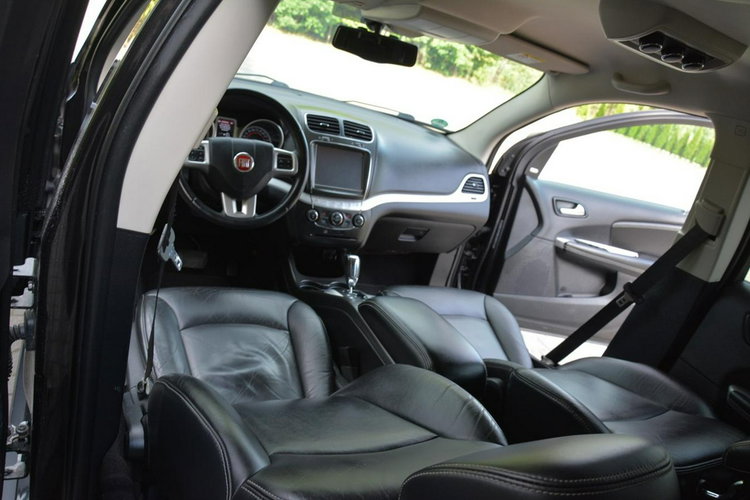 Fiat Freemont Black Code Alpine AWD 7-Foteli Navi Keyless go Skóry Alu19" zdjęcie 20