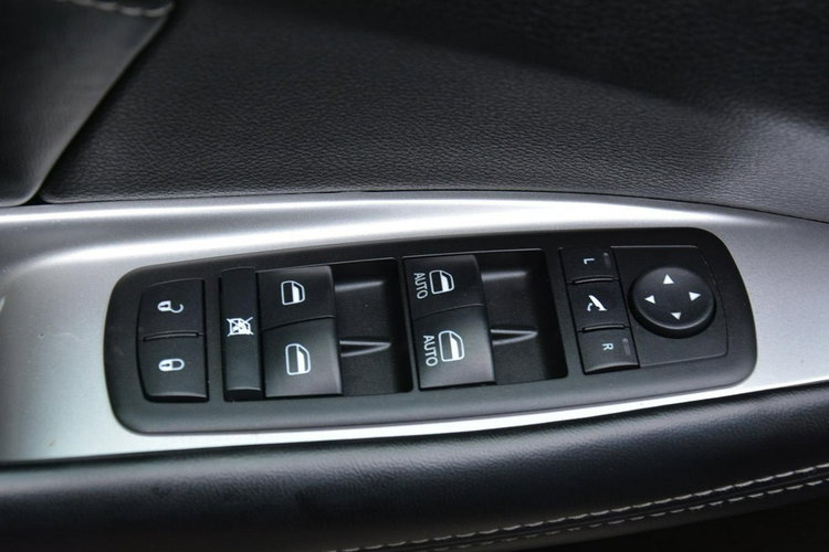 Fiat Freemont Black Code Alpine AWD 7-Foteli Navi Keyless go Skóry Alu19" zdjęcie 27