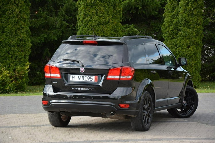 Fiat Freemont Black Code Alpine AWD 7-Foteli Navi Keyless go Skóry Alu19" zdjęcie 5