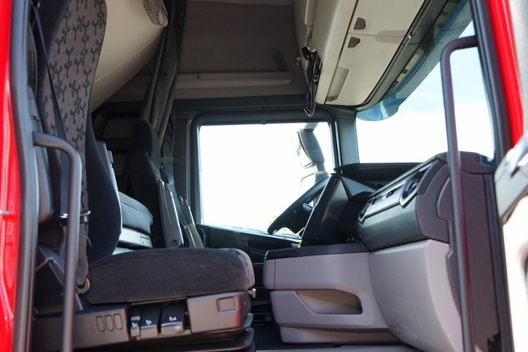 Scania R 460  SUPER  / RETARDER / KLIMA POSTOJOWA   / CAŁA NA PODUSZKACH   /  OPONY 100% / EURO 6 zdjęcie 37