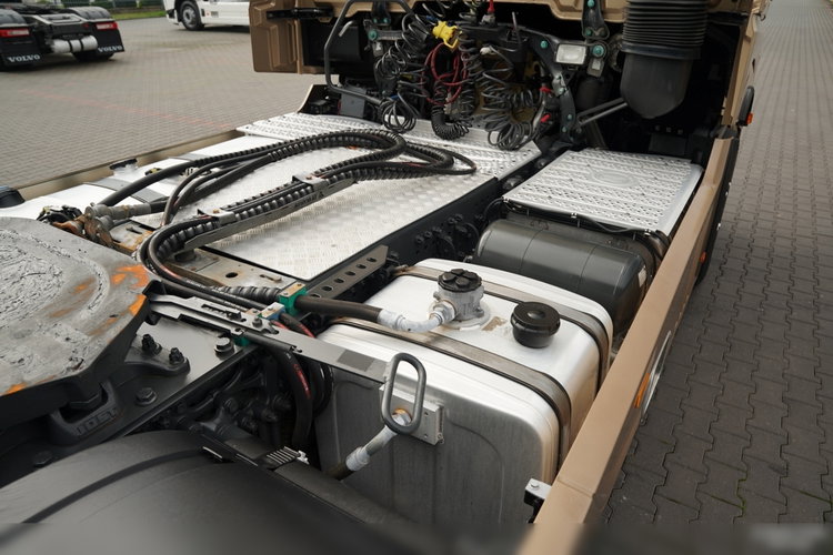Mercedes ACTROS 18 53 / BIG SPACE / RETARDER / BOGATE WYPOSAŻENIE / HYDRAULIKA zdjęcie 16