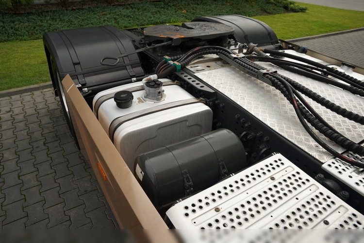 Mercedes ACTROS 18 53 / BIG SPACE / RETARDER / BOGATE WYPOSAŻENIE / HYDRAULIKA zdjęcie 17