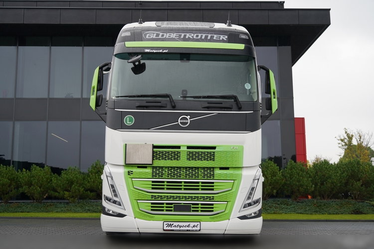 Volvo FH 500 / XXL / RETARDER / CAŁY NA PODUSZKACH / KLIMA POSTOJOWA / BOGATE WYPOSAŻENIE / PO ZŁOTYM KONTRAKCIE SERWISOWYM / zdjęcie 3