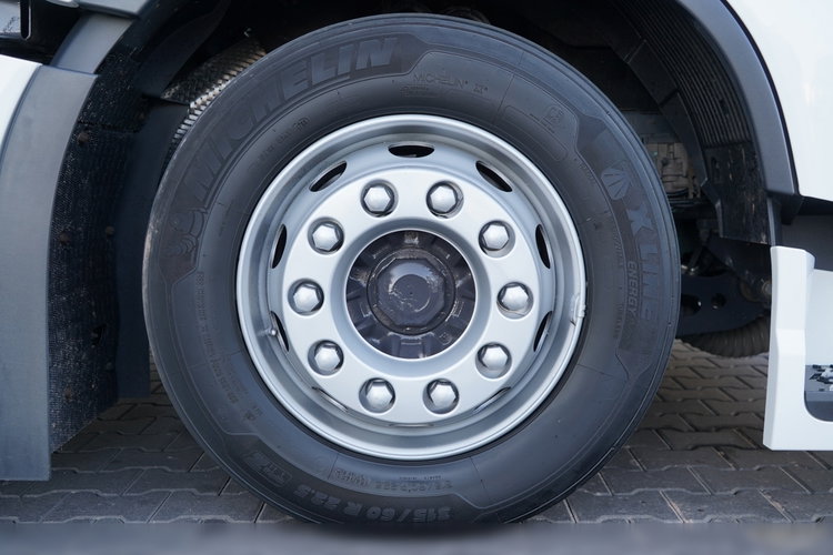 Volvo FH 460 / LOW DECK / MEGA / KLIMA POSTOJOWA / I-SAVE / TV / I-SHIFT / EURO 6 zdjęcie 19