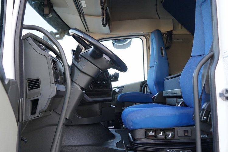 Volvo FH 460 / LOW DECK / MEGA / KLIMA POSTOJOWA / I-SAVE / TV / I-SHIFT / EURO 6 zdjęcie 22