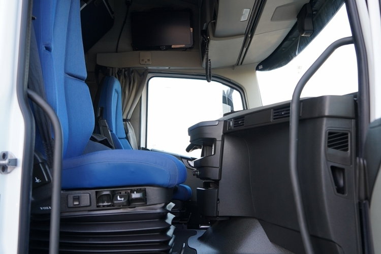 Volvo FH 460 / LOW DECK / MEGA / KLIMA POSTOJOWA / I-SAVE / TV / I-SHIFT / EURO 6 zdjęcie 33