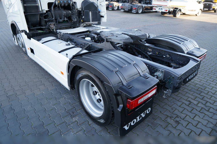 Volvo FH 460 / LOW DECK / MEGA / KLIMA POSTOJOWA / I-SAVE / TV / I-SHIFT / EURO 6 zdjęcie 14