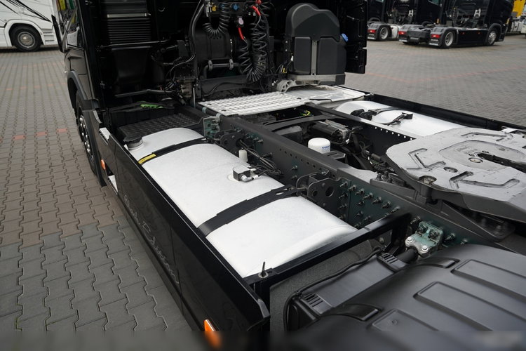 Volvo FH 500 / XXL / RETARDER / LOWDECK / MEGA  / BOGATE WYPOSAŻENIE / PO KONTRAKCIE SERWISOWYM / zdjęcie 13