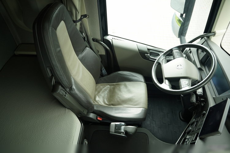 Volvo FH 500 / XXL / RETARDER / LOWDECK / MEGA  / BOGATE WYPOSAŻENIE / PO KONTRAKCIE SERWISOWYM / zdjęcie 26