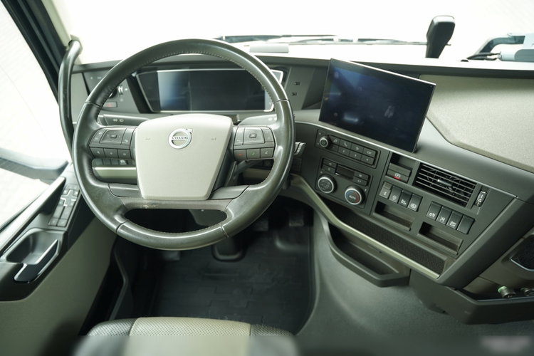 Volvo FH 500 / XXL / RETARDER / LOWDECK / MEGA  / BOGATE WYPOSAŻENIE / PO KONTRAKCIE SERWISOWYM / zdjęcie 28