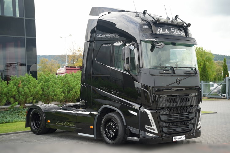 Volvo FH 500 / XXL / RETARDER / LOWDECK / MEGA  / BOGATE WYPOSAŻENIE / PO KONTRAKCIE SERWISOWYM / zdjęcie 2