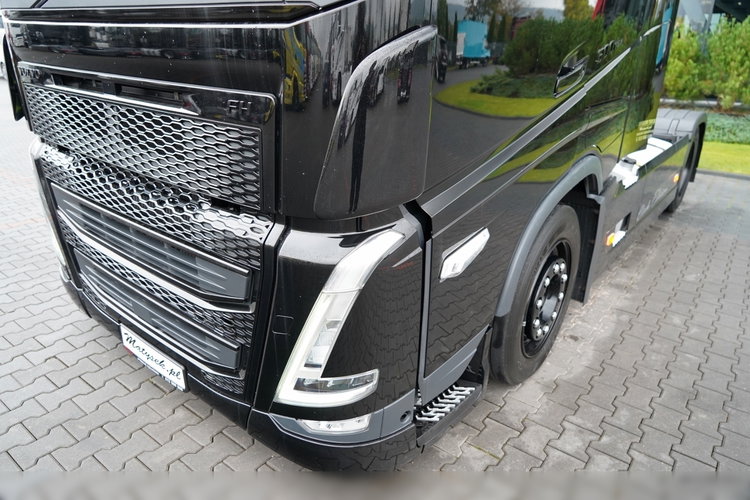 Volvo FH 500 / XXL / RETARDER / LOWDECK / MEGA / BOGATE WYPOSAŻENIE / PO KONTRAKCIE SERWISOWYM / zdjęcie 11