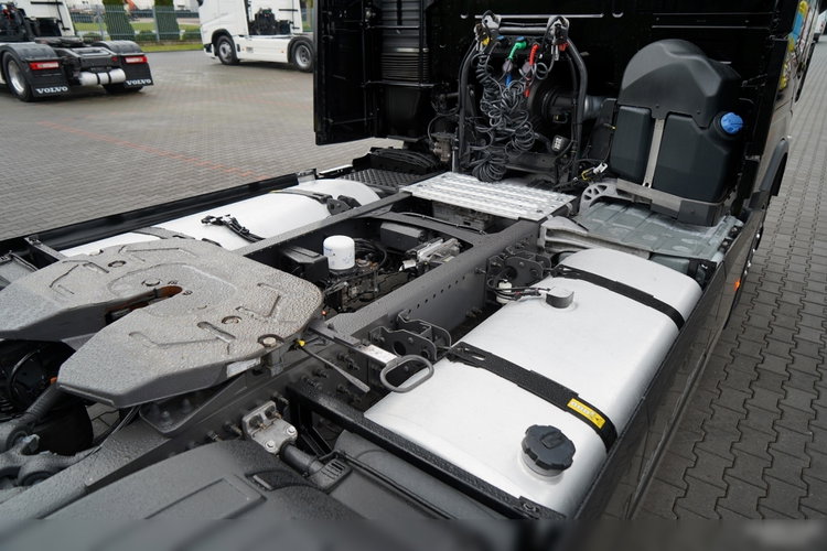 Volvo FH 500 / XXL / RETARDER / LOWDECK / MEGA / BOGATE WYPOSAŻENIE / PO KONTRAKCIE SERWISOWYM / zdjęcie 16