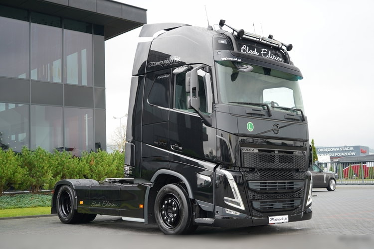 Volvo FH 500 / XXL / RETARDER / LOWDECK / MEGA / BOGATE WYPOSAŻENIE / PO KONTRAKCIE SERWISOWYM / zdjęcie 1