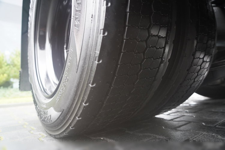 Volvo FH 500 / XXL / RETARDER / LOWDECK / MEGA / BOGATE WYPOSAŻENIE / PO KONTRAKCIE SERWISOWYM / zdjęcie 20