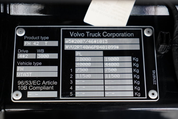 Volvo FH 500 / XXL / RETARDER / LOWDECK / MEGA / BOGATE WYPOSAŻENIE / PO KONTRAKCIE SERWISOWYM / zdjęcie 39