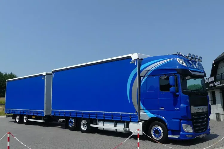 DAF XF 106.530 / EURO 6 / ZESTAW PRZEJAZDOWY / TANDEM / zdjęcie 36