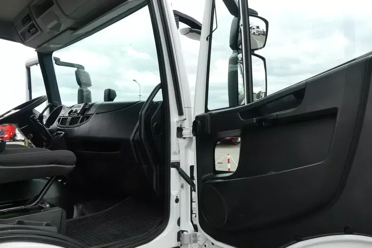 Iveco EUROCARGO 120-220 / HDS FASSI F110 + SKRZYNIA / MANUAL / zdjęcie 26