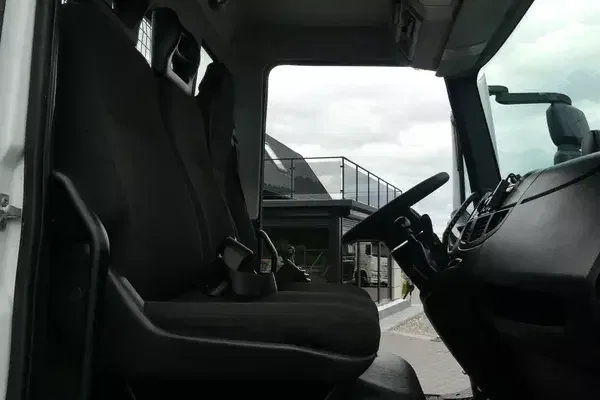 Iveco EUROCARGO 120-220 / HDS FASSI F110 + SKRZYNIA / MANUAL / zdjęcie 27