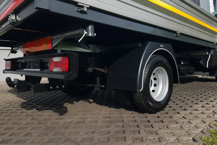 Iveco 70C18 WYWROTKA 3STRONNA KIPER 3.77x2.20 BLIŹNIAKI zdjęcie 25