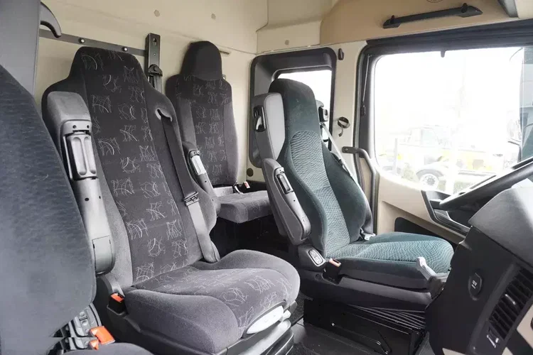 Mercedes Actros 2540 6x2 / 40 tys. km / Kabina 5 siedzeń / BDF / 6 sztuk_250115 zdjęcie 23