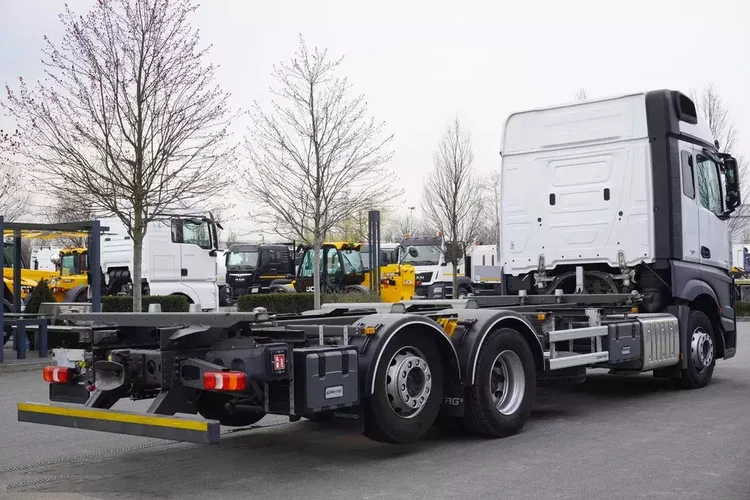 Mercedes Actros 2540 6x2 / 40 tys. km / Kabina 5 siedzeń / BDF / 6 sztuk_250115 zdjęcie 8