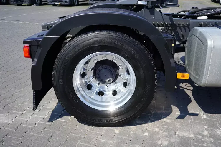 Volvo FM / 460 / E 6 / ACC / PEŁNY ADR / LEKKI / 6640 KG / HYDRAULIKA / PTO zdjęcie 28