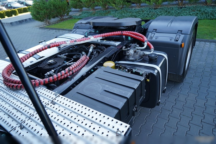 MAN TGX 18.460 / 4x4 / XLX / HYDRODRIVE / HYDRAULIKA / NAVI RIO / SPROWADZONY zdjęcie 12