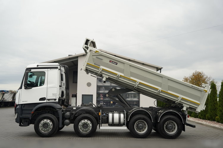 Mercedes AROCS 3240 / 8x4 / WYWROTKA - 5.7 M / HYDROBURTA / AUTOMAT / EURO 6 / zdjęcie 3