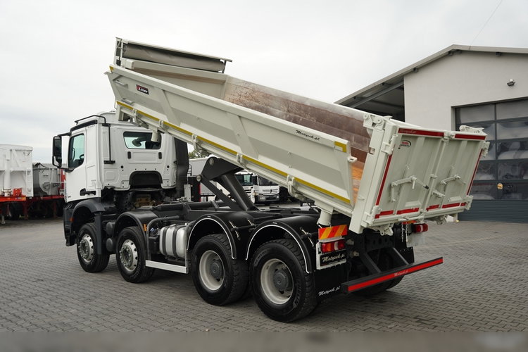 Mercedes AROCS 3240 / 8x4 / WYWROTKA - 5.7 M / HYDROBURTA / AUTOMAT / EURO 6 / zdjęcie 4