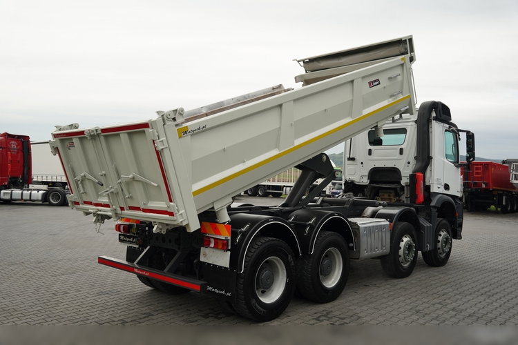 Mercedes AROCS 3240 / 8x4 / WYWROTKA - 5.7 M / HYDROBURTA / AUTOMAT / EURO 6 / zdjęcie 5