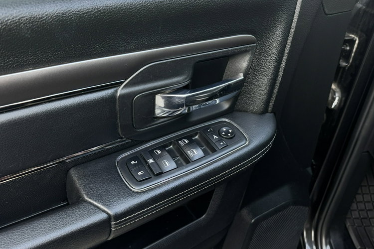 Dodge RAM 5.7HEMI Ram Box Kam cofania Wentyle Alpine Grzana kierownica Fv 23% zdjęcie 10