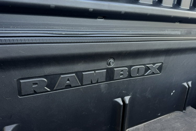 Dodge RAM 5.7HEMI Ram Box Kam cofania Wentyle Alpine Grzana kierownica Fv 23% zdjęcie 33