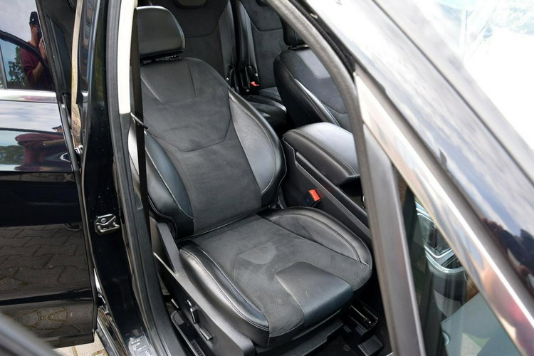 Ford S-Max 7-foteli Full Led Radar Navi Sķóry Panorama Convers 2xParkt Alu18 zdjęcie 16