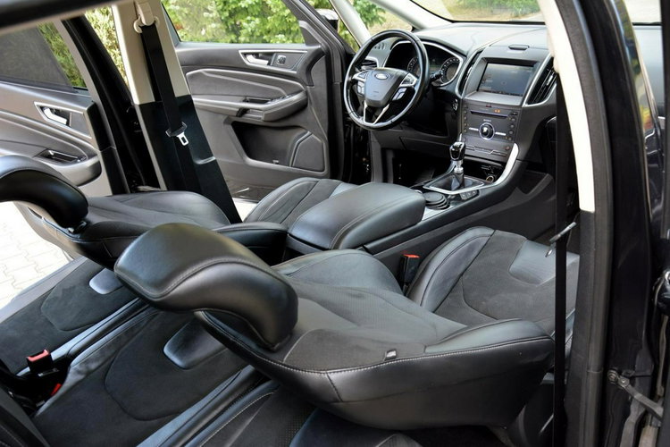 Ford S-Max 7-foteli Full Led Radar Navi Sķóry Panorama Convers 2xParkt Alu18 zdjęcie 17